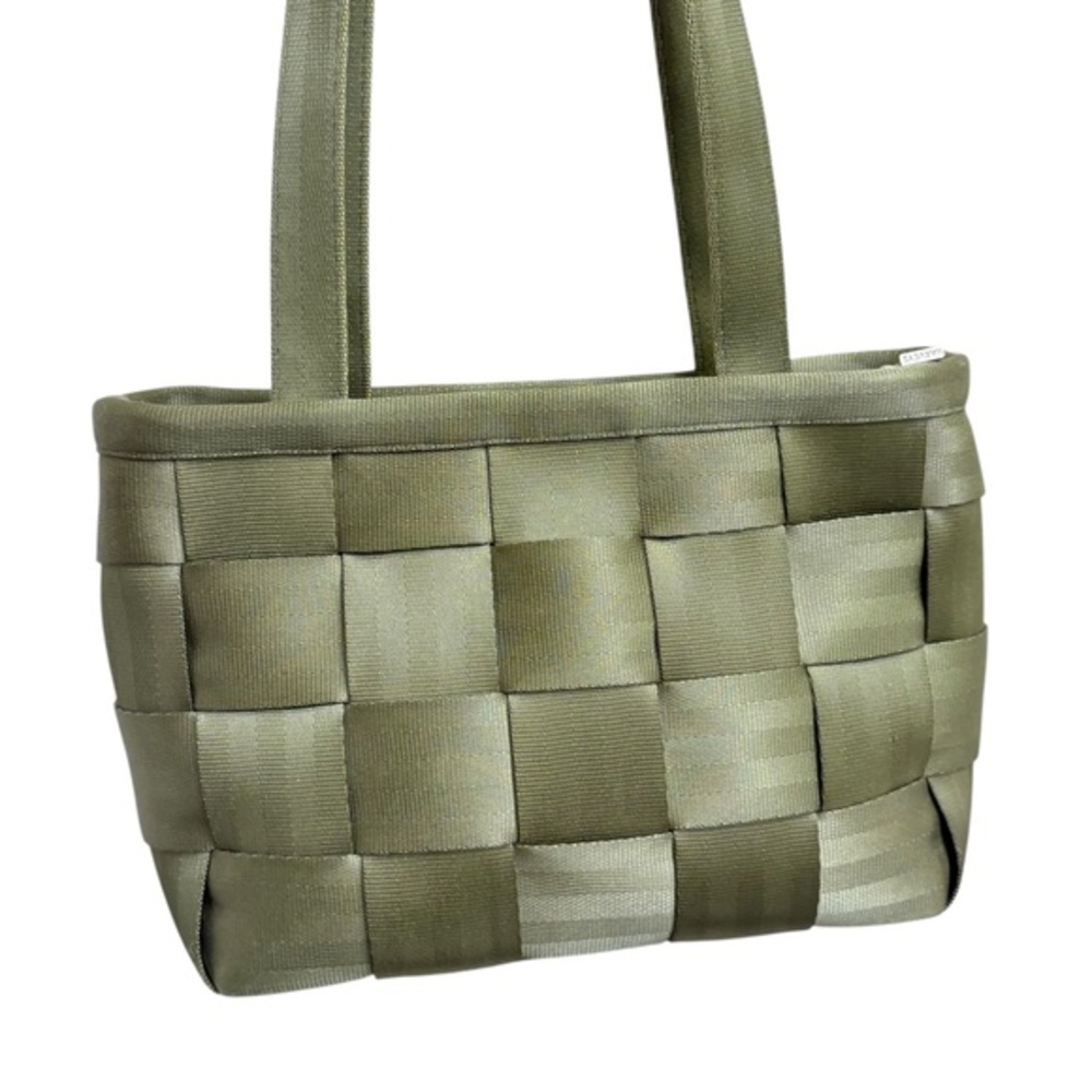 Harveys the seatbelt bag in green